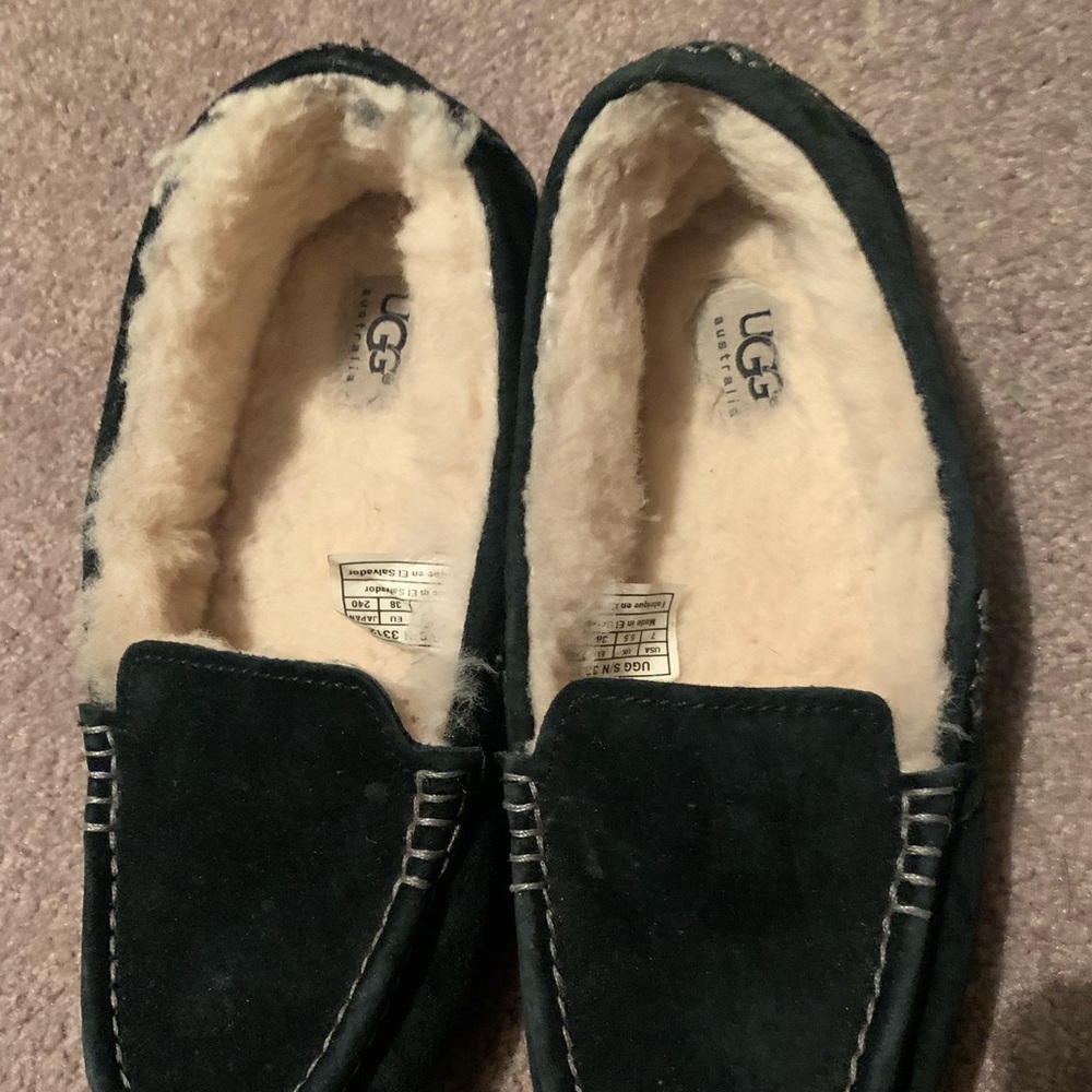 Womens UGG slippers size 7